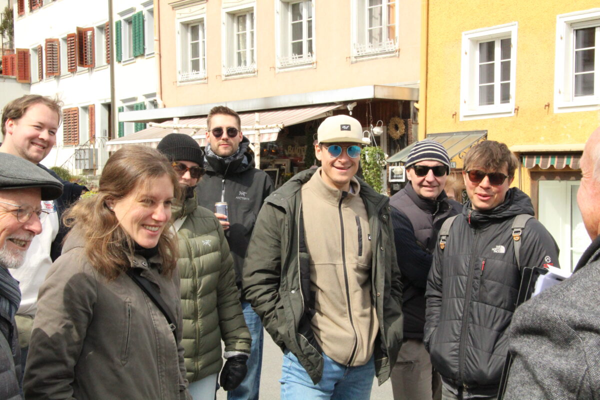 Unterwegs durch den Flecken mit Guide Franz Herzog.